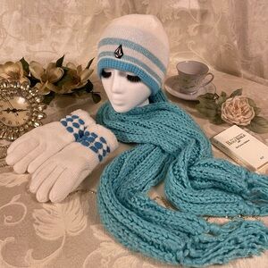 Girl’s Youth 3 Piece Mint Blue and White Knitted Hat Beanie ,Scarf,Gloves Set